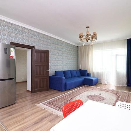 Квартира В Самом Центре Столицы Казахстана Apartman Asztana Kültér fotó