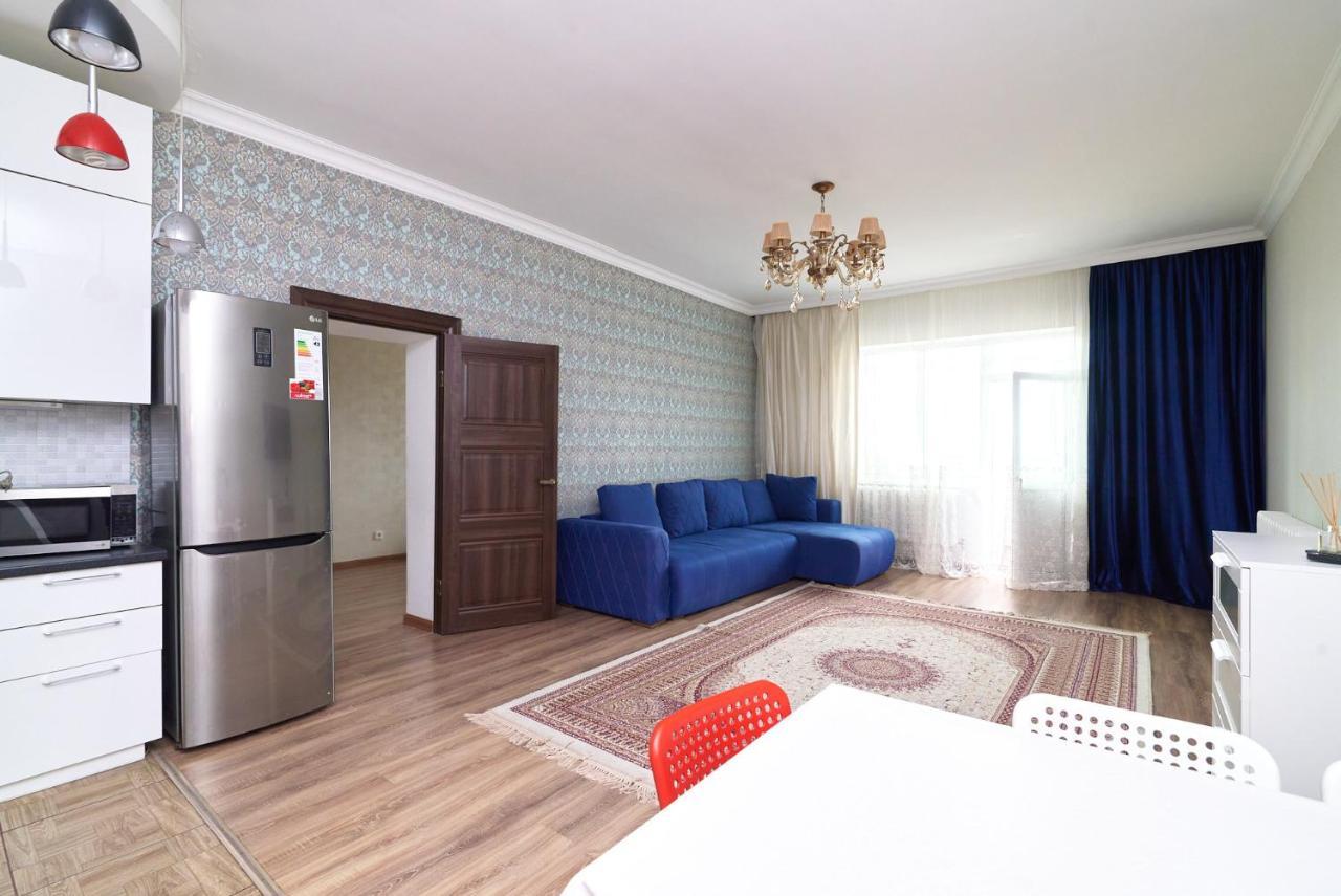 Квартира В Самом Центре Столицы Казахстана Apartman Asztana Kültér fotó