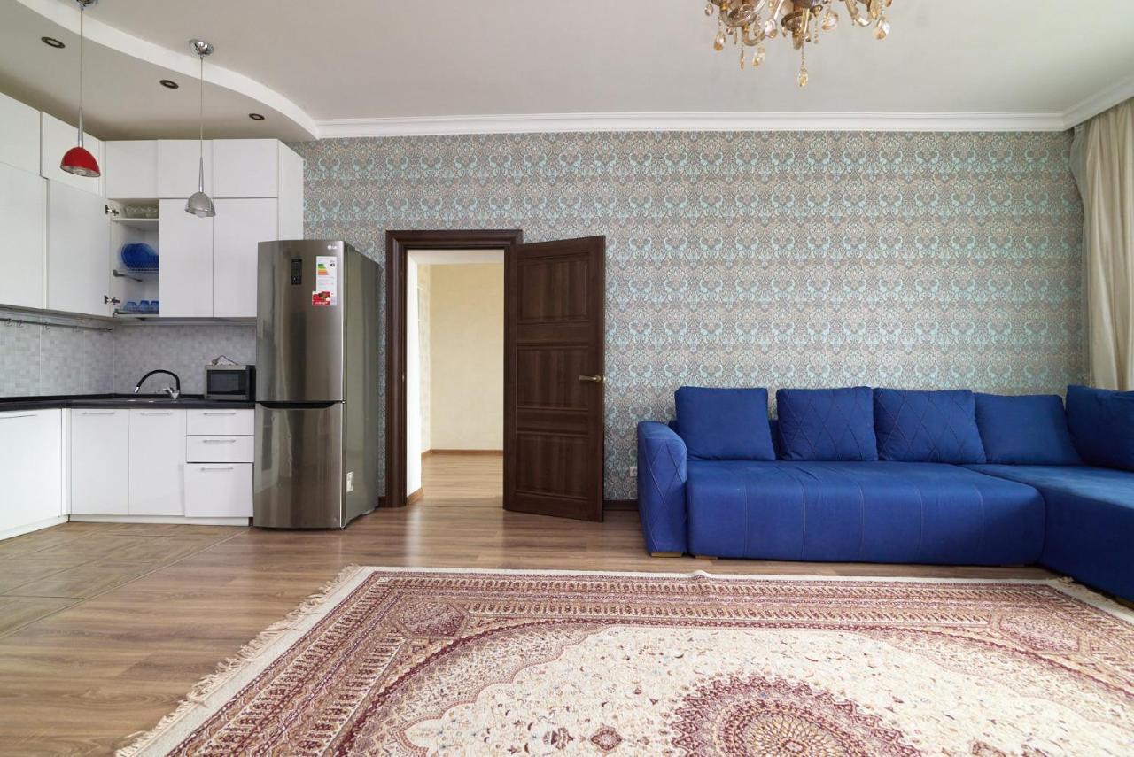 Квартира В Самом Центре Столицы Казахстана Apartman Asztana Kültér fotó