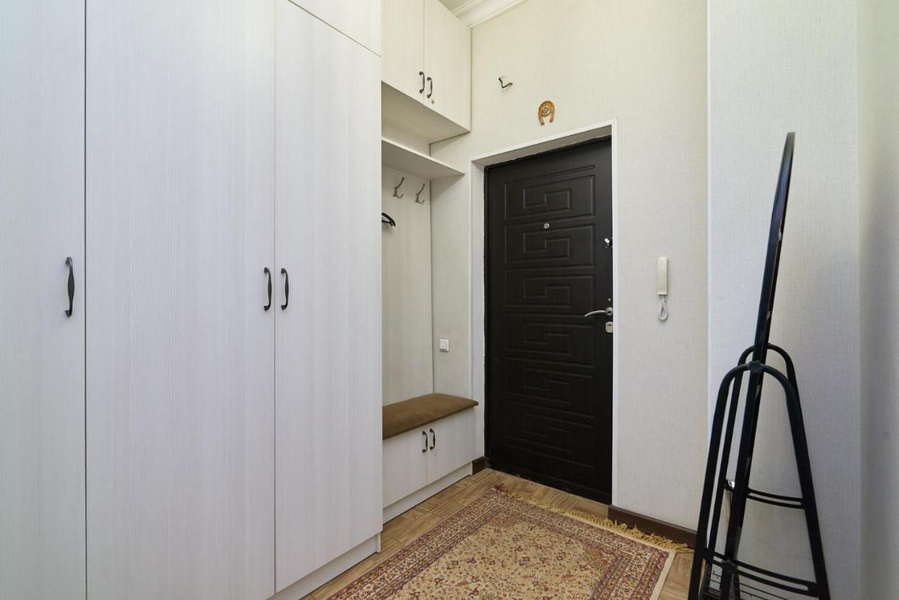 Квартира В Самом Центре Столицы Казахстана Apartman Asztana Kültér fotó